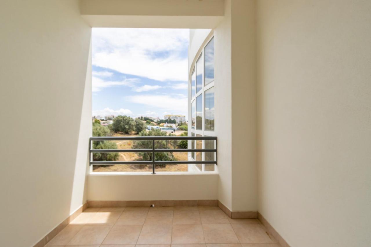 Spaceful Apartment In Albufeira Dış mekan fotoğraf